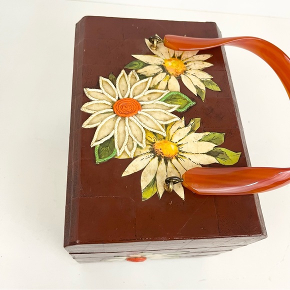 Vintage 60’s / 70’s Floral Daisy Wooden Box Purse with Handle Artist Signed - Picture 11 of 12